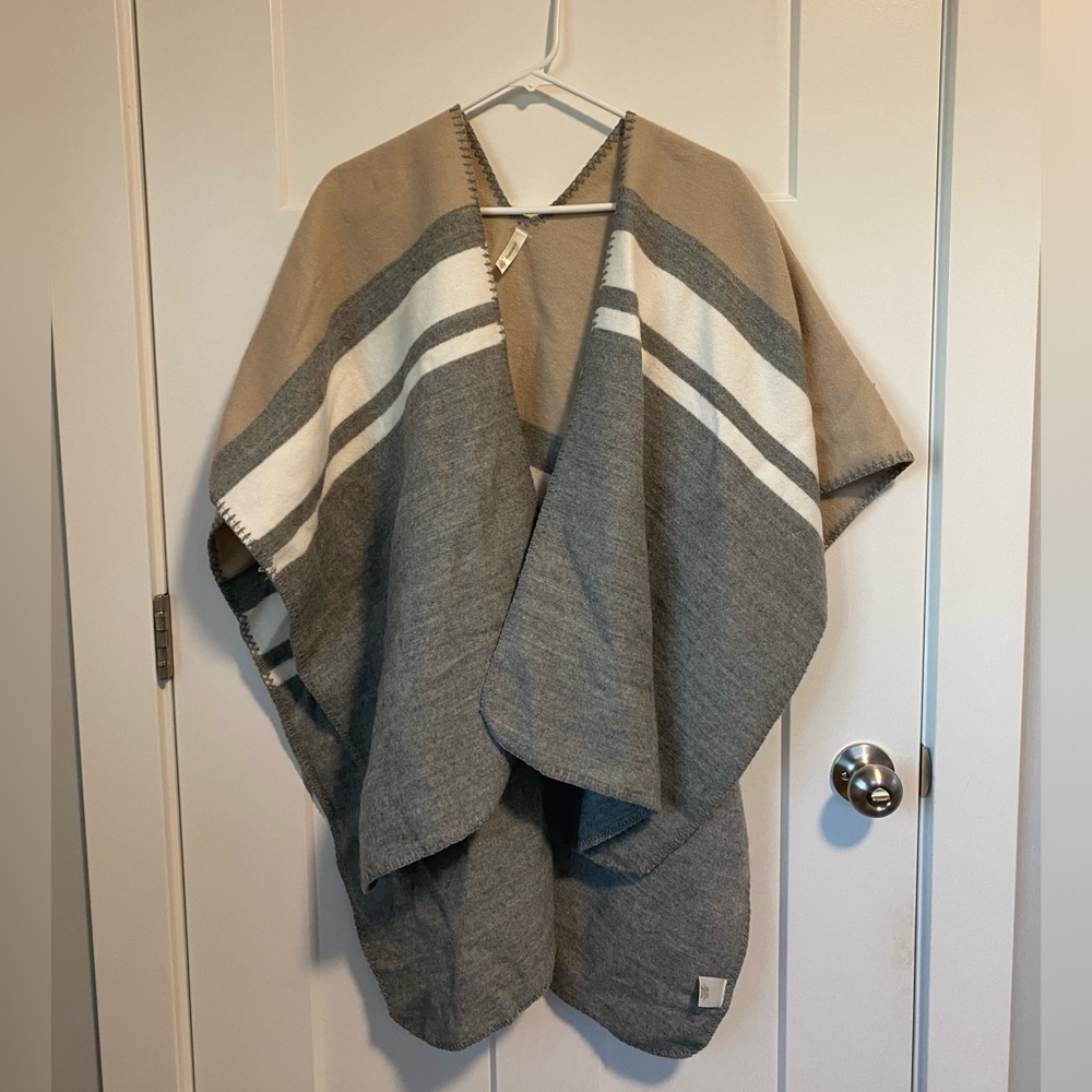 NWOT Francesca's Collections Gray and Tan Striped Poncho